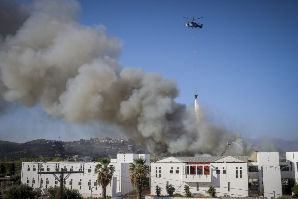 Ηράκλειο: «Βόμβα» από τον διοικητή της Πυροσβεστικής - Χωρίς πυρασφάλεια το κτήριο των εστιών - Media