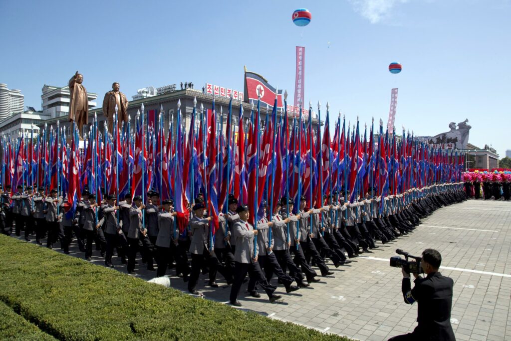 Βόρεια Κορέα: Μεγάλη στρατιωτική παρέλαση στην Πιονγιάνγκ – Απόντες οι βαλλιστικοί πυραύλοι από τη φιέστα (Photos/Video) - Media