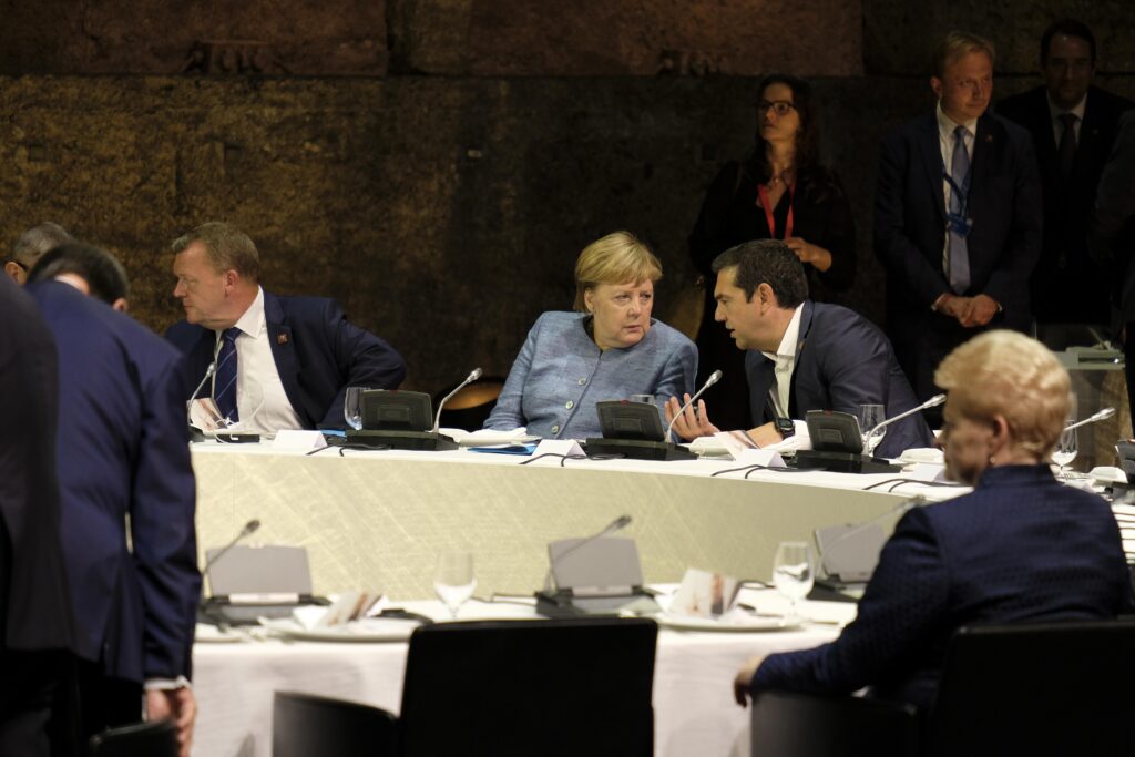 Τσίπρας από Σάλτσμπουργκ: Χρειαζόμαστε διπλό μέτωπο ενάντια στην Ακροδεξιά, αλλά και το Νεοφιλελευθερισμό (Photos) - Media