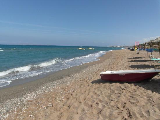 Κρήτη: Γυναίκα κατέρρευσε σε παραλία - Media