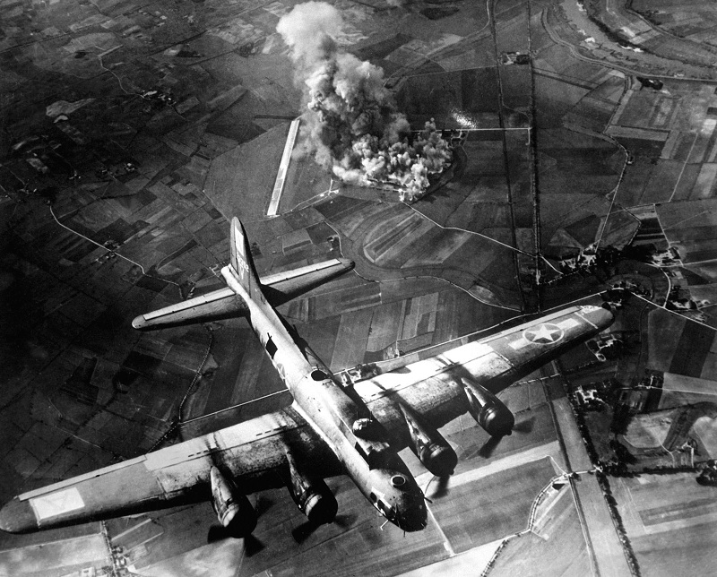 Απίστευτο: Οι βομβαρδισμοί του Β Παγκοσμίου Πολέμου άφησαν το αποτύπωμά τους ως τα σύνορα του διαστήματος  - Media