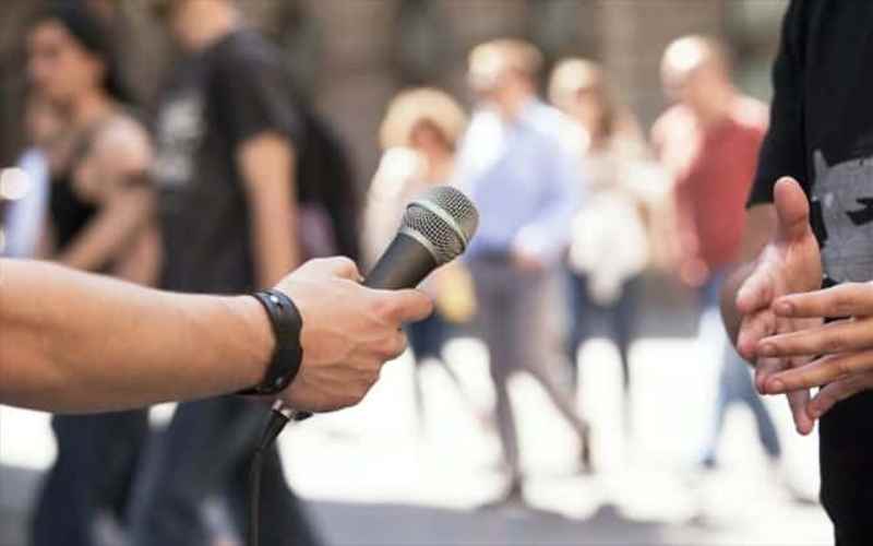 Νέες επιθέσεις κατά δημοσιογράφων στη Λέσβο – Τα απειλητικά τηλεφωνήματα στην ΕΡΤ - Media