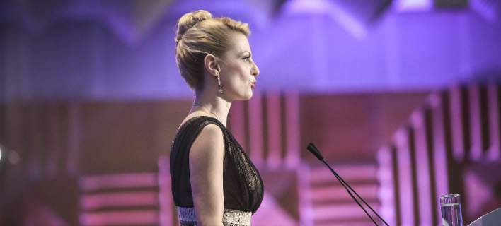 Ποιά είναι η εντυπωσιακή ξανθιά παρουσιάστρια της ΔΕΘ (Photos) - Media