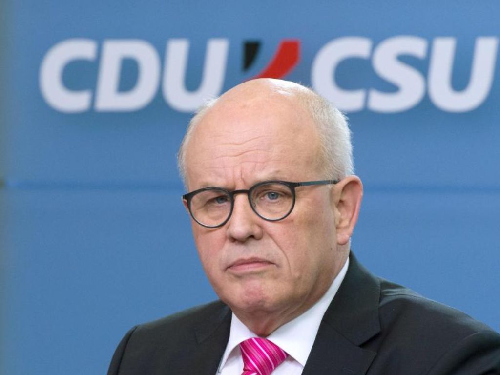 Κόλαφος στην Μέρκελ, ρήγμα στους Χριστιανοδημοκράτες: Έχασε ο εκλεκτός της για την Κ.Ο. - Media