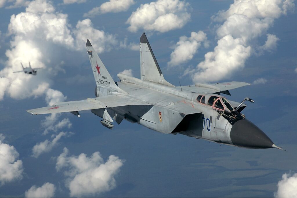 Αερομαχία στη... στρατόσφαιρα: Ρωσικό MiG-31 επιχειρεί στα 20 χιλιόμετρα (vid) - Media