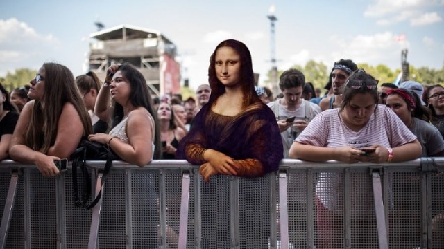 Πρόσωπα από κλασικά έργα ζωγραφικής πηγαίνουν φεστιβάλ! - Media