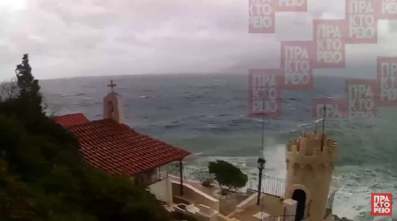 Φούσκωσε η θάλασσα από τον κυκλώνα Ζορμπά στο Ναύπλιο (Video) - Media