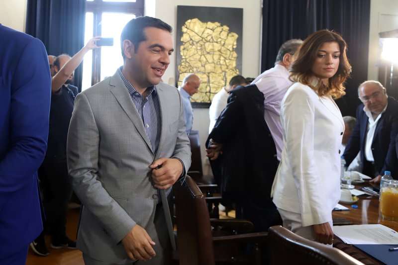 Στα «λευκά» η 30χρονη Νοτοπούλου - Στην επιστροφή της, ως υπουργού πια, στη Θεσσαλονίκη (Photos) - Media