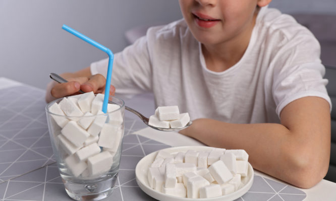 Τι θα συμβεί αν κόψετε στο παιδί σας τη ζάχαρη για 10 ημέρες - Media
