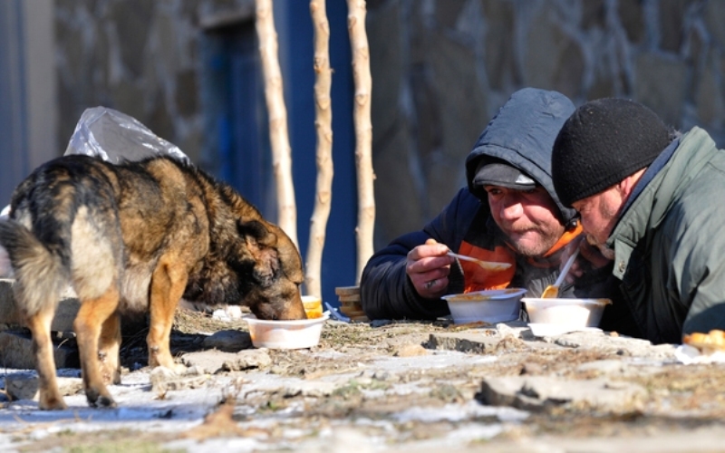 Υψηλό το επίπεδο φτώχειας στη Ρωσία: Κάτω από το κατώτατο όριο διαβίωσης 19,3 εκατομμύρια άνθρωποι - Media
