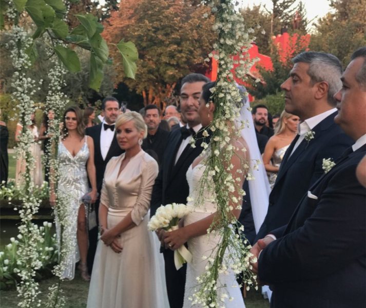 Παντρεύτηκε ο Αντώνης Ρέμος – Φωτογραφίες και βίντεο από το γάμο του με την Υβόννη Μπόσνιακ – 350 οι καλεσμένοι  - Media