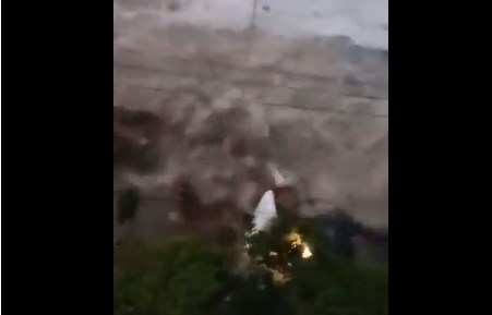 Ισχυρό τσουνάμι στην Ινδονησία μετά τον σεισμό των 7,1 Ρίχτερ (Video) - Media