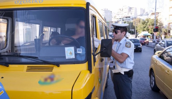 Έλεγχοι τροχαίας: Ένα στα 6 σχολικά λεωφορεία είναι παράνομο  - Media