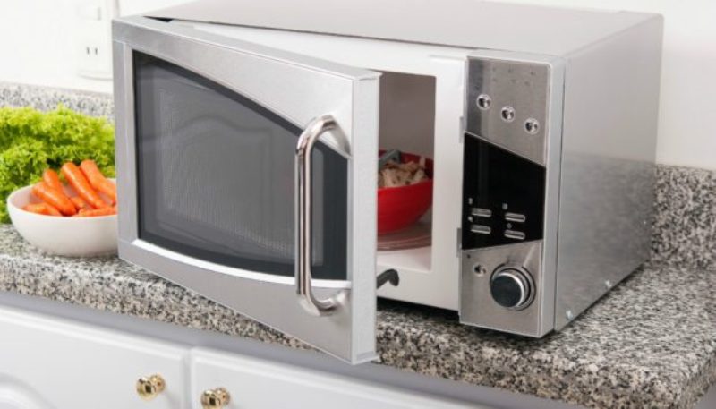 Πώς θα κάνετε τον φούρνο μικροκυμάτων σας να αστράφτει στο λεπτό - Media