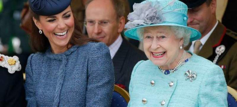 Γιατί η βασίλισσα Ελισάβετ δεν φοράει ποτέ παντελόνι (Photos) - Media