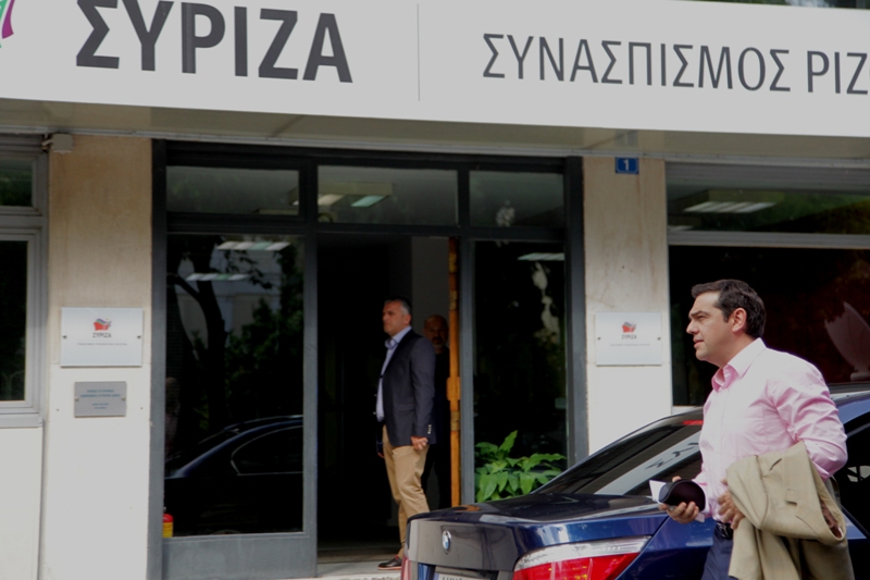 Τσίπρας: Κόντρες μέσα, επαφές έξω  - Media