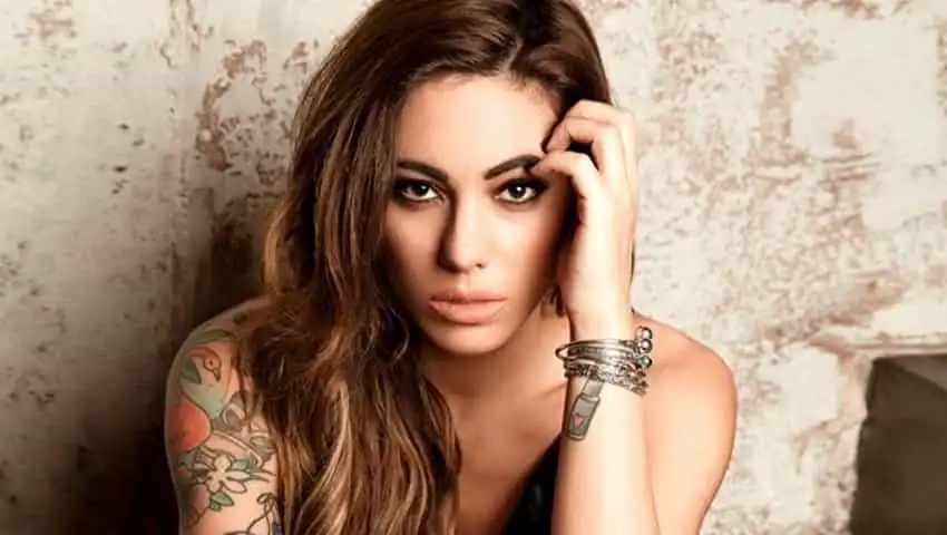 Αποχωρεί από τον ΣΚΑΪ η γνωστή αθλητικογράφος - Το τελευταίο μήνυμά της - Media