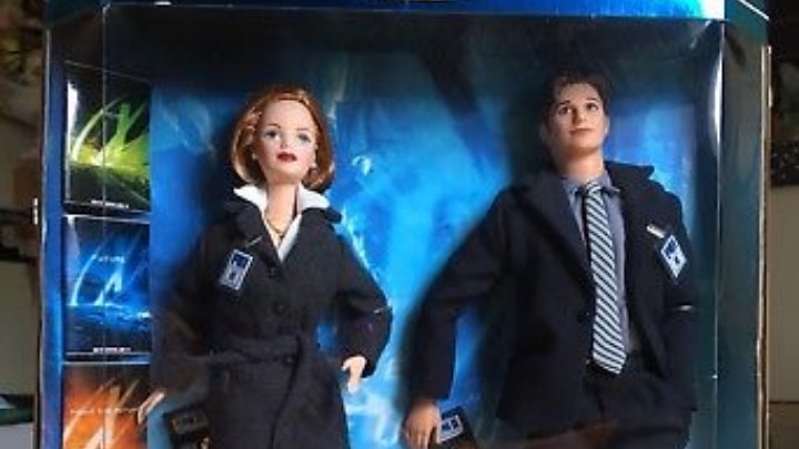 Οι πράκτορες Μόλντερ και Σκάλι γίνονται... κούκλες! - Media