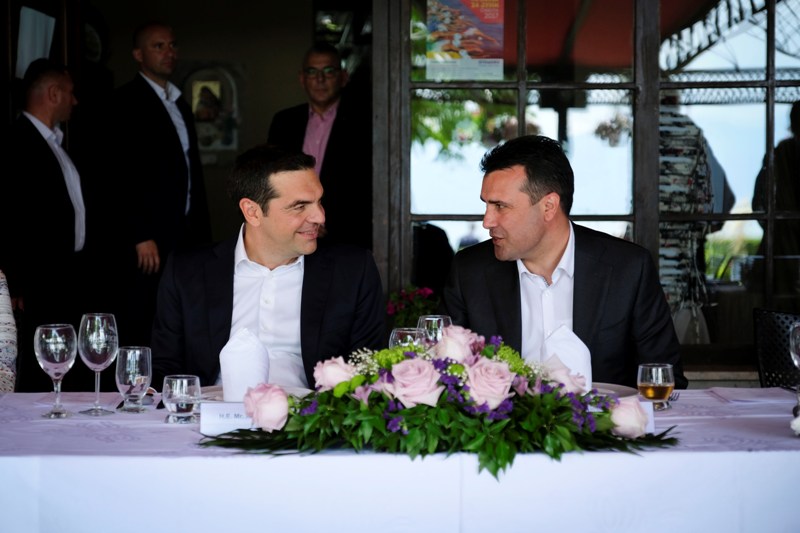 Handelsblatt: Το δημοψήφισμα στην ΠΓΔΜ θα κρίνει το μέλλον του Τσίπρα - Media