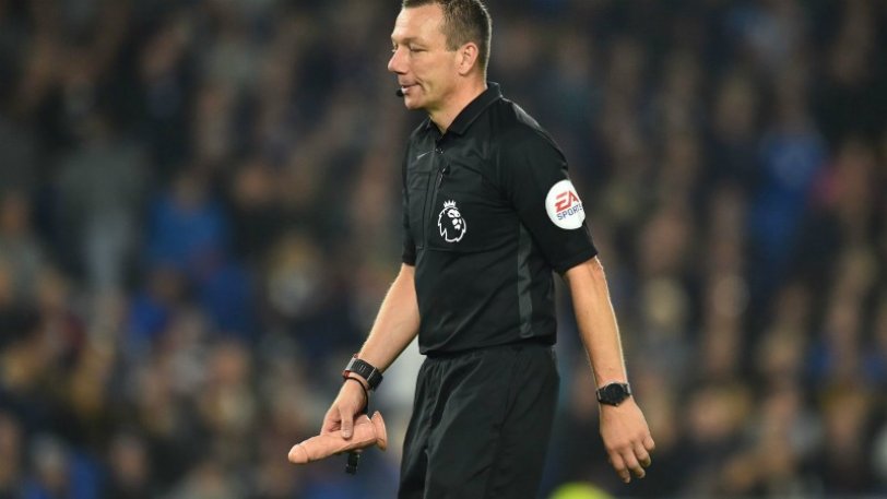 Οπαδός πέταξε σεξουαλικό βοήθημα στον επόπτη (Photos) - Media