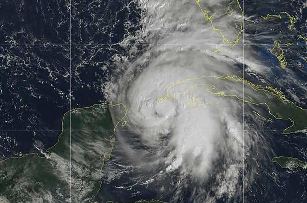 Ενισχυμένος ο κυκλώνας Μάικλ κατευθύνεται προς τη Φλόριντα - Media