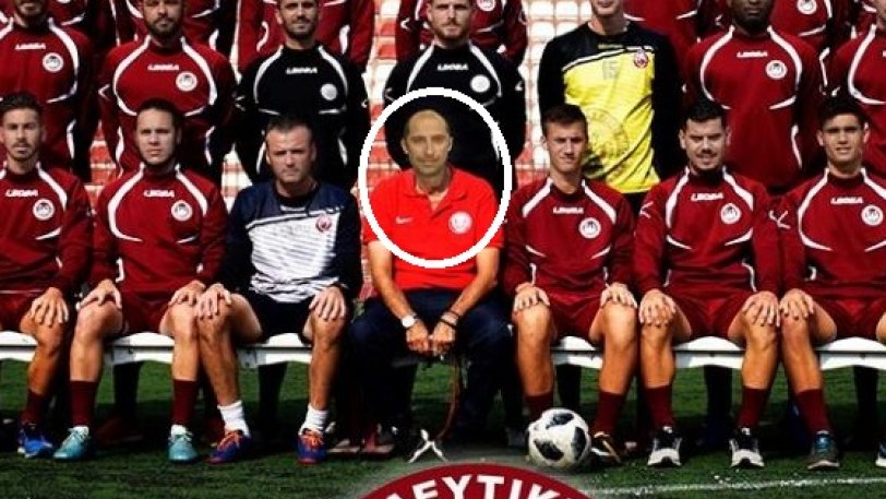 Με... photoshop έβαλαν το νέο προπονητή της Προοδευτικής στην ομαδική φωτογραφία (Photo) - Media
