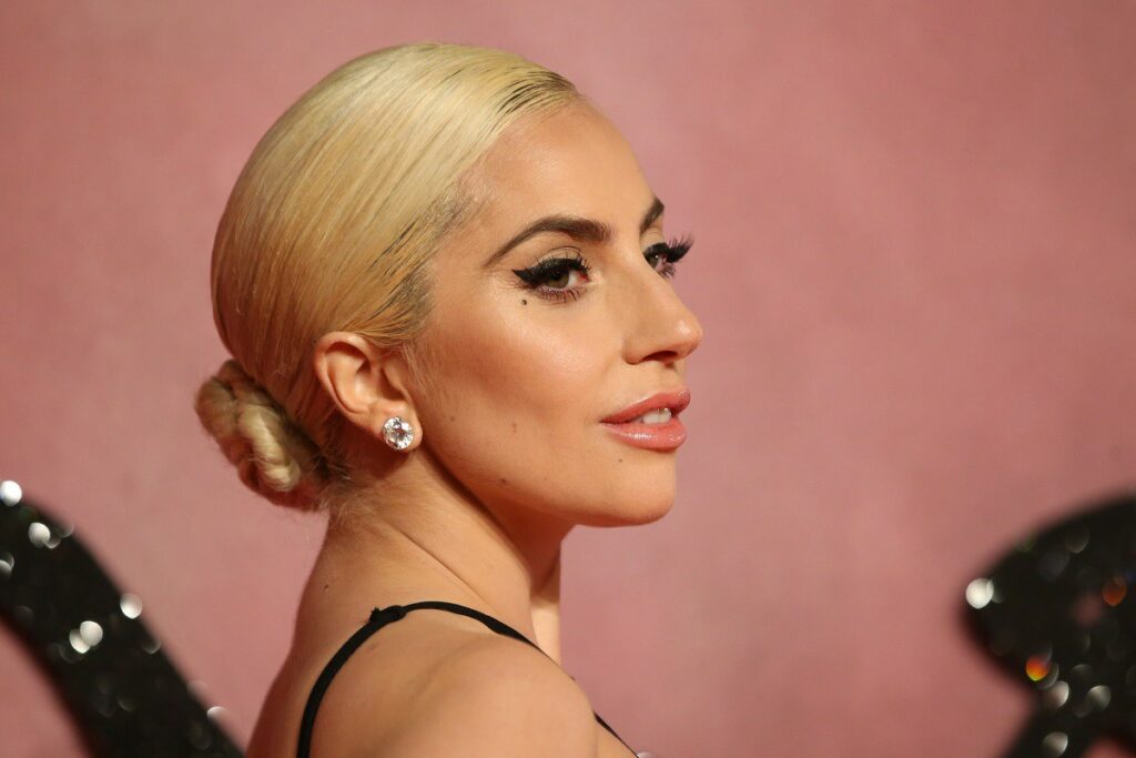 Lady Gaga: Μιλά δημοσίως για τον βιασμό της και σοκάρει - Media