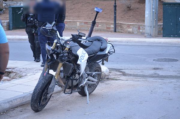 Τροχαίο με άνδρες της ΔΙΑΣ – Σοβαρά στο νοσοκομείο ένας αστυνομικός (Photo)  - Media