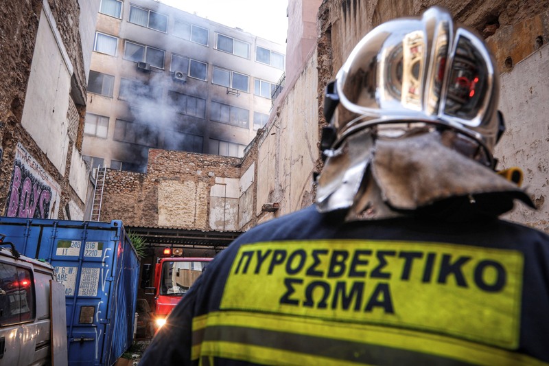 Φωτιά από ηλεκτρική κουβέρτα σε πολυκατοικία στο Μαρούσι - Media