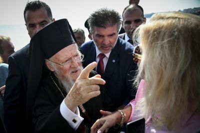 Τρισάγιο από τον Οικουμενικό Πατριάρχη Βαρθολομαίο στο Μάτι  - Media