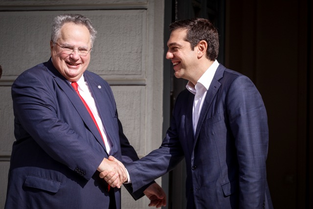 Η σουρεαλιστική παράδοση- παραλαβή του ΥΠΕΞ - Media