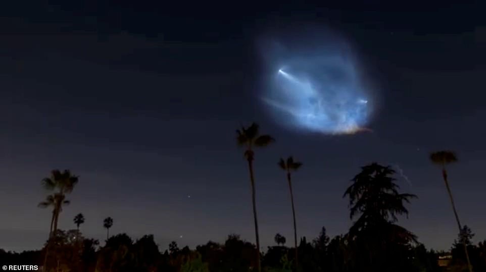 Μοναδικές εικόνες από την εκτόξευση πυραύλου της SpaceX - Το εντυπωσιακό νεφέλωμα (Video) - Media
