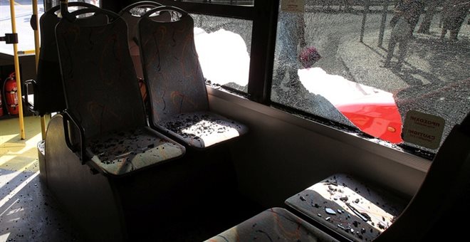 «Ανησυχητικές» οι αυξανόμενες επιθέσεις σε λεωφορεία με πέτρες και αεροβόλα - Media