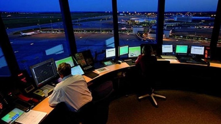 Η ιστορία του ήρωα ελεγκτή εναέριας κυκλοφορίας που σκοτώθηκε για να βεβαιωθεί ότι απογειώθηκε αεροσκάφος - Media