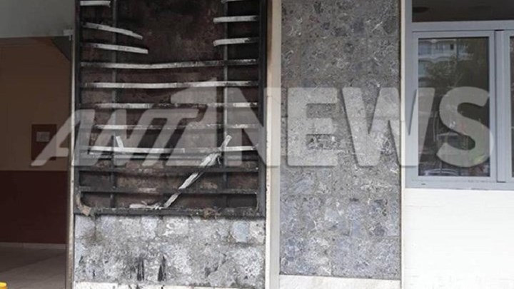 Επίθεση με μολότοφ σε αλβανικό τουριστικό γραφείο στο κέντρο της Αθήνας (Photos)  - Media