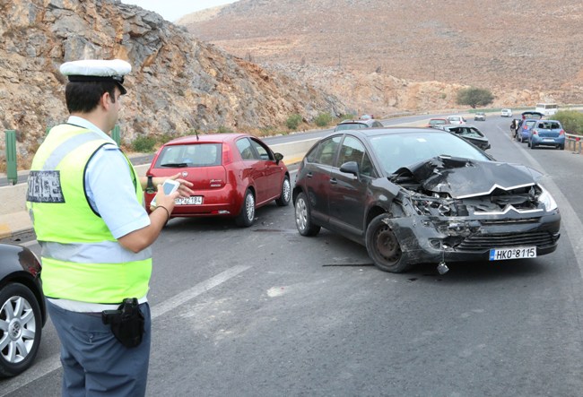 Κρήτη: Καραμπόλα με 5 αυτοκίνητα και τραυματισμούς - Media