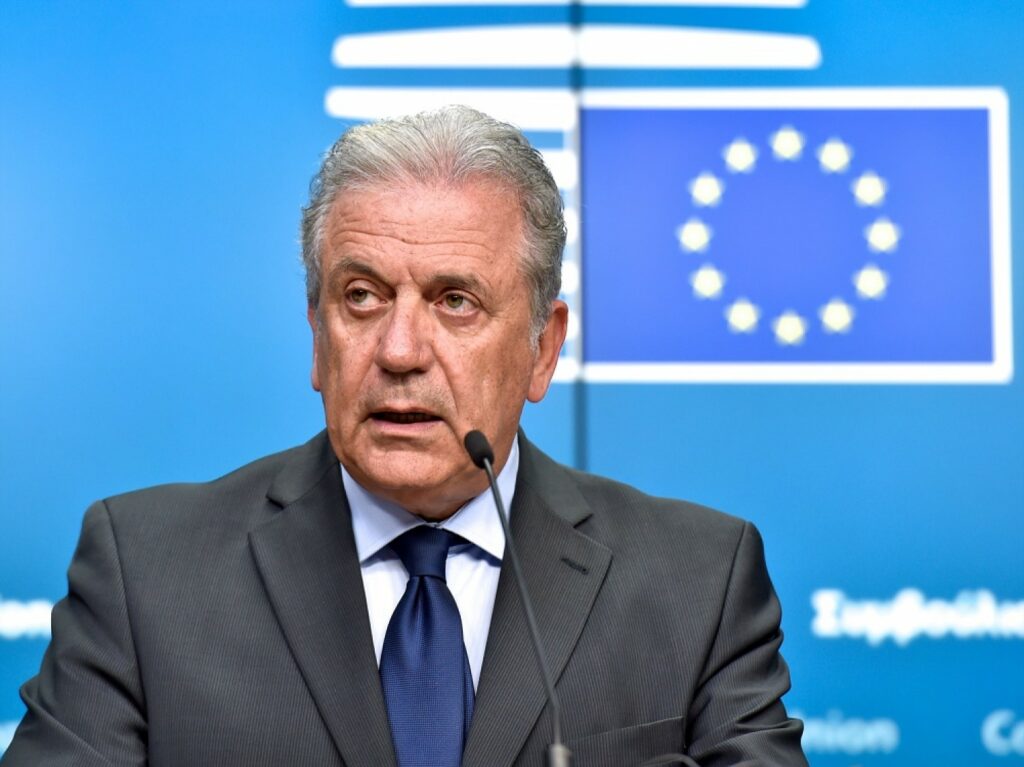 Αβραμόπουλος: Να μπει τέλος στους ελέγχους στα εσωτερικά σύνορα της ζώνης Σένγκεν - Media