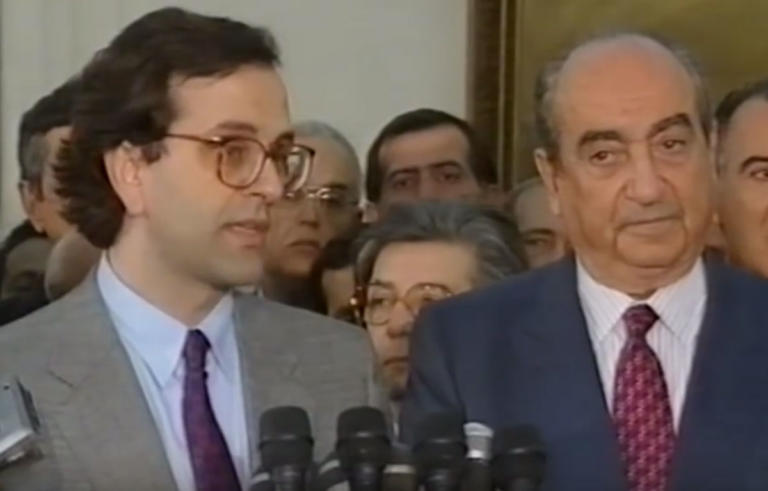 Οι κύκλοι της Ιστορίας: Όταν ο Σαμαράς παρέδιδε το ΥΠΕΞ στον πρωθυπουργό Μητσοτάκη (Video) - Media