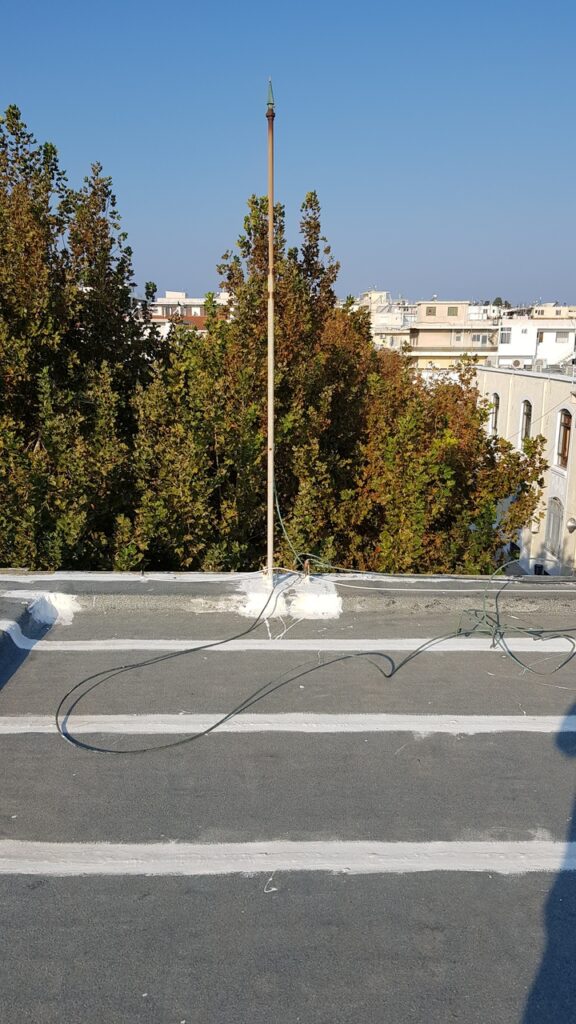 Ρόδος: «Καμπανάκι» από τους εκπαιδευτικούς - Διαλυμένα τα αλεξικέραυνα στα σχολεία! - Media