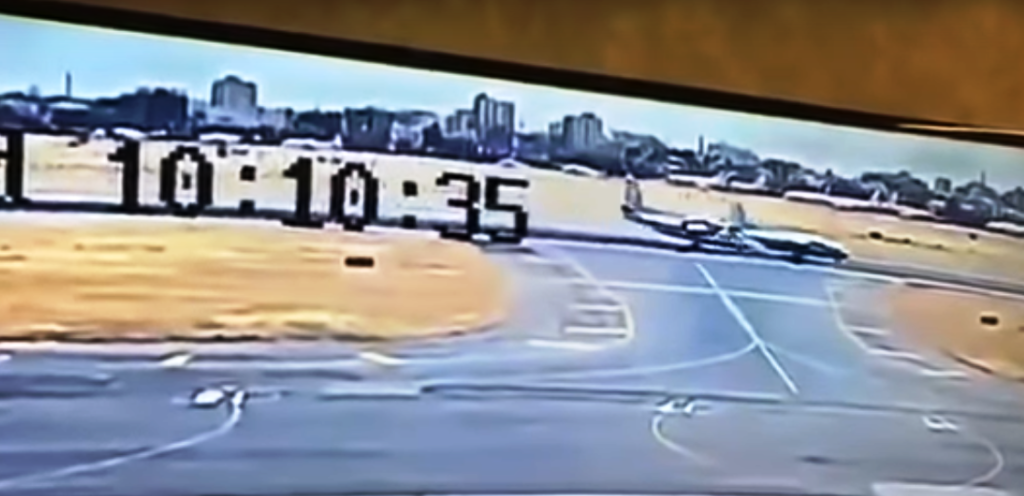 H στιγμή – σοκ της σύγκρουσης δύο αεροπλάνων (Video) - Media