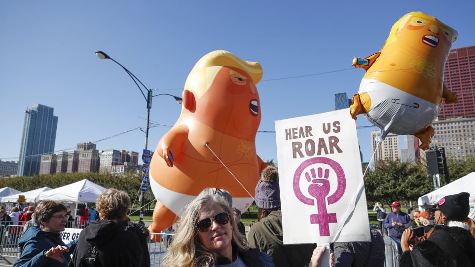 Γιατί ξεσηκώθηκαν κατά του Τραμπ οι γυναίκες στο Σικάγο - Media