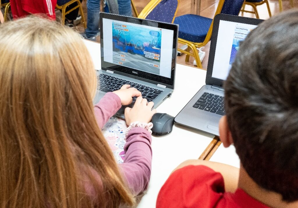 Πάνω από 300 μαθητές συμμετείχαν στο CodeAthon στο πλαίσιο της Ευρωπαϊκής Εβδομάδας Προγραμματισμού   - Media