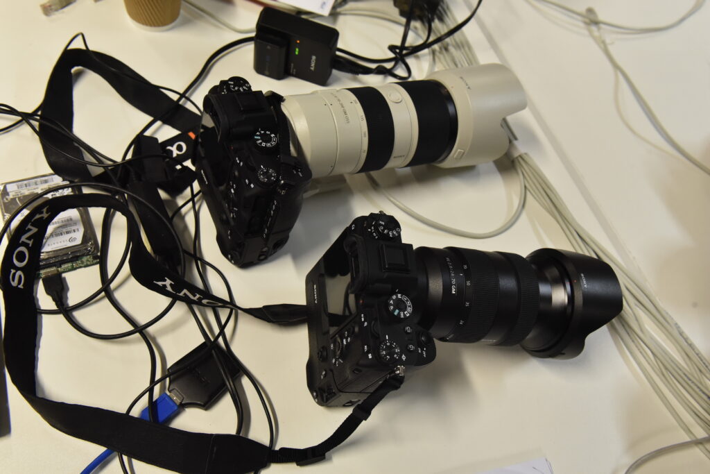 Σοβαρή καταγγελία της ΕΦΕ - Αστυνομικοί υποδύονται τους φωτορεπόρτερ για να καταγράφουν διαδηλωτές! - Media