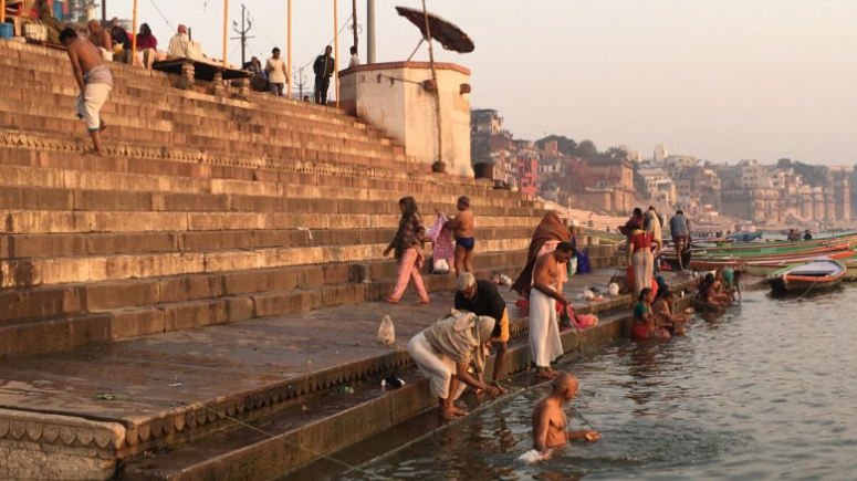 Ινδία: Ακτιβιστής που αγωνιζόταν για τον καθαρισμό του Γάγγη πέθανε ενώ έκανε απεργία πείνας - Media