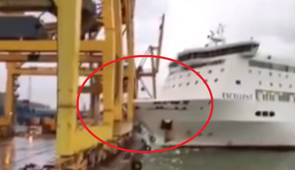 Η απίστευτη στιγμή που επιβατικό πλοίο 200 μέτρων χτυπάει γερανό στη Βαρκελώνη - Συναγερμός για μόλυνση από χημικά (Video) - Media