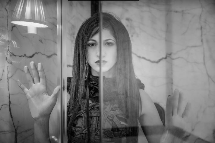 «ΜΑΓΝΗΤΕΣ / AIMANTS»  με την Pavlina Styl στο Ηalf Note - Media