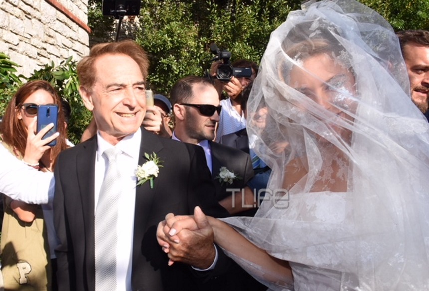 Εσπευσμένα στην Αμερική η Μαρία Μενούνος: Διέκοψε το ταξίδι του μέλιτος - Media