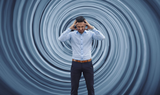 Ζαλίζεστε όταν σηκώνεστε; Πότε υποδεικνύει σοβαρό πρόβλημα υγείας - Media