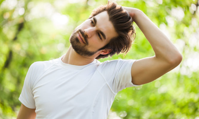 Κάνετε «κρακ» στον αυχένα; Δείτε από τι κινδυνεύετε - Media