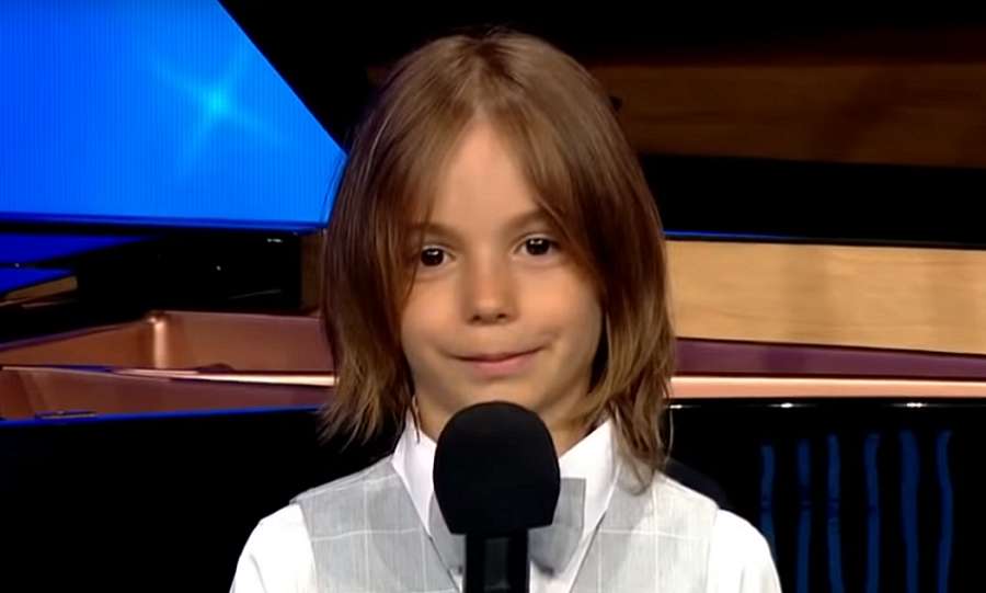 Στέλιος Κερασίδης: Ο 6χρονος βιρτουόζος από το «Ελλάδα έχεις ταλέντο» κάνει το μεγάλο άλμα στο Carnegie Hall (Video) - Media
